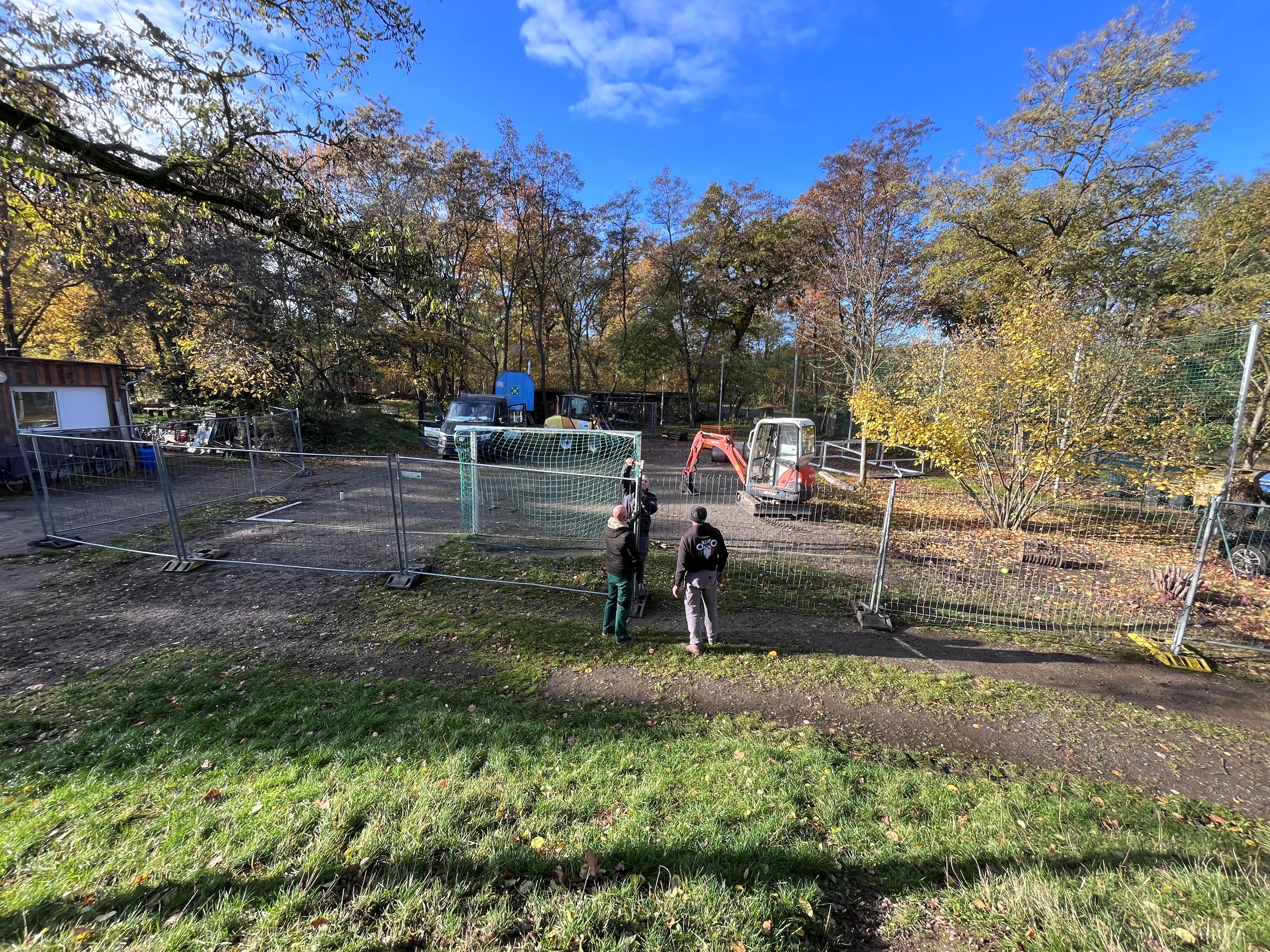 Baustart des Sportplatzes